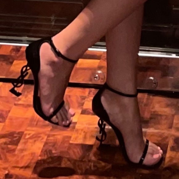 110mm Opyum YSL Patent Leather Sandals with Black Hardware - Picture 5 of 5